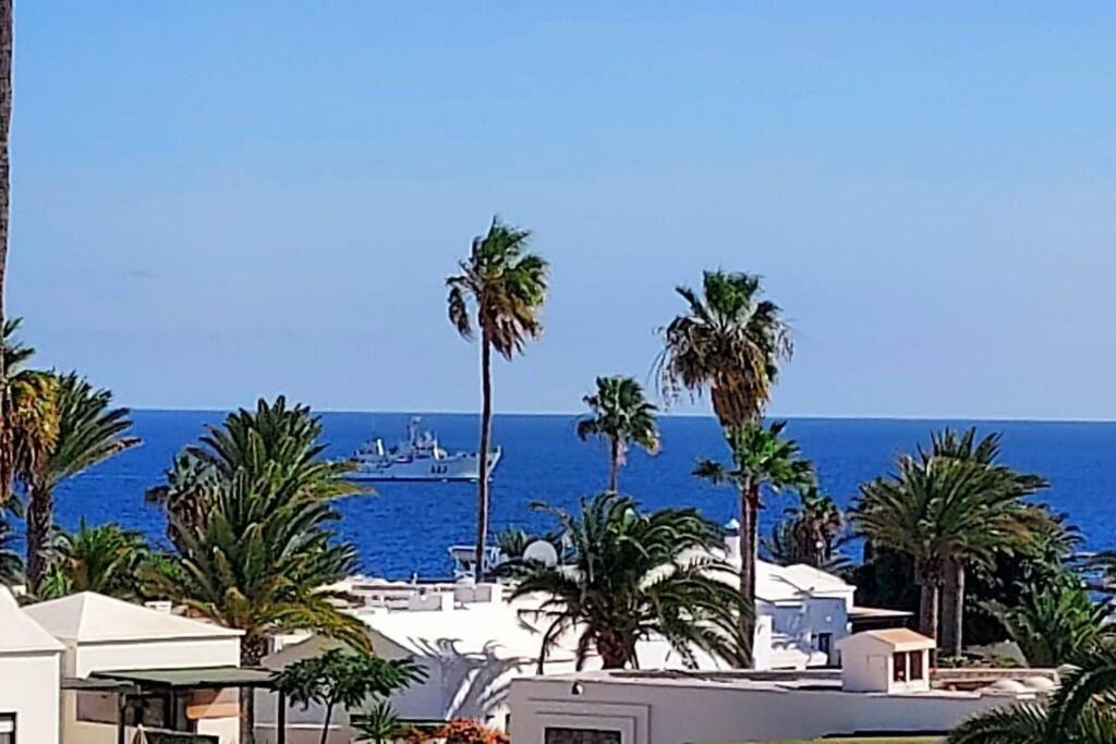 Luxury Ocean View Playa Roca Apartamento Costa Teguise Exterior foto