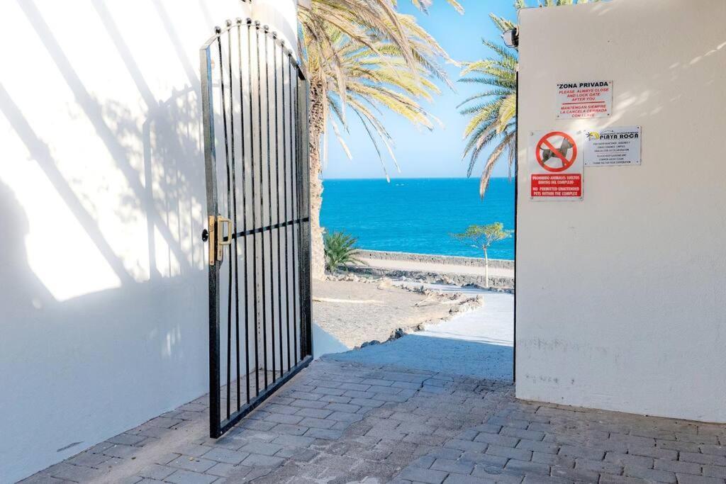 Luxury Ocean View Playa Roca Apartamento Costa Teguise Exterior foto